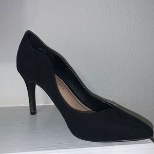 Kelly & Katie black velvet heels. Size 7.5.